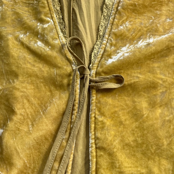 FREE PEOPLE GOLD VELVET OVERSIZED BED JACKET SIZE XS - Picture 12 of 16
